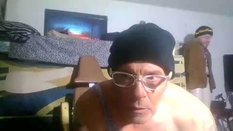 Snapshot of suckitu812 chatting on 10/10/25, 09:36 SUCKITU812 online show from 10/10/25, 09:36