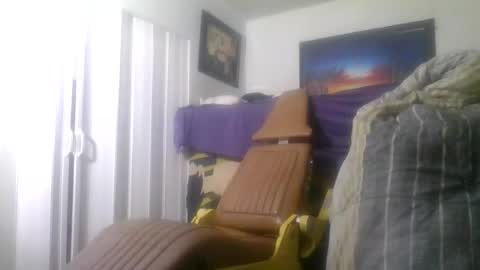 Snapshot of suckitu812 chatting on 03/12/26, 01:06 SUCKITU812 online show from 03/12/26, 01:06