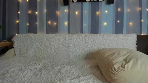 Snapshot of sucklovers chatting on 02/25/26, 11:31 Kat Martinez online show from 02/25/26, 11:31