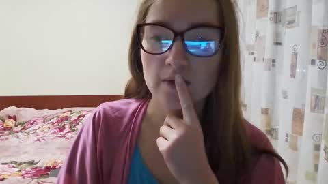 Snapshot of suckmydickifurstreight chatting on 12/16/25, 04:45 suckmydickifurstreight online show from 12/16/25, 04:45