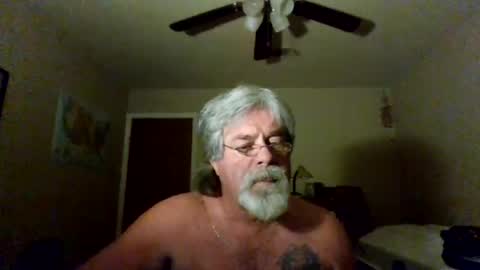 Snapshot of suckurtoes chatting on 07/15/26, 06:18 Jon online show from 07/15/26, 06:18