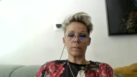 Snapshot of sucrette5629 chatting on 05/02/26, 04:01 sucrette5629 online show from 05/02/26, 04:01