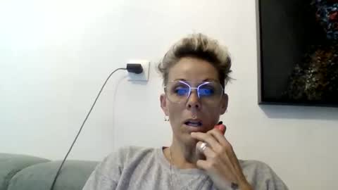Snapshot of sucrette5629 chatting on 06/02/26, 06:59 sucrette5629 online show from 06/02/26, 06:59