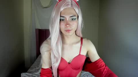 Snapshot of sue_krous chatting on 05/07/26, 02:17 sue online show from 05/07/26, 02:17