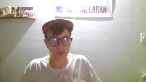 Snapshot of suedirtyboy chatting on 04/04/26, 02:10 suedirtyboy online show from 04/04/26, 02:10