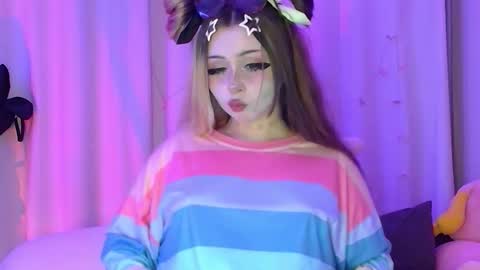 Snapshot of suemeow chatting on 01/15/26, 08:23 Sue online show from 01/15/26, 08:23