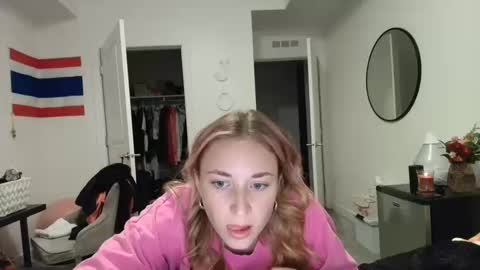 suerrab3304 online show from 10/10/25, 12:53