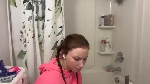 suerrab3304 online show from 10/18/25, 05:10