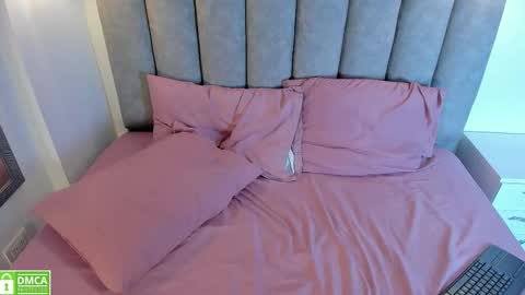 sugar_bunny__ online show from 02/14/26, 02:19