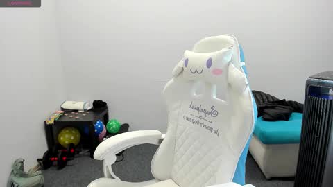 Ariana online show from 10/24/25, 02:19