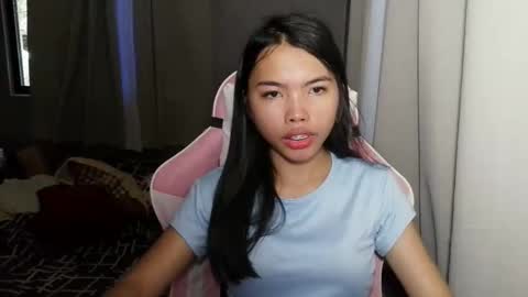 Snapshot of sugar_holly96 chatting on 05/10/26, 05:12 sugar_holly96 online show from 05/10/26, 05:12