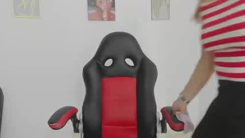 sugar_milff online show from 09/19/25, 03:02