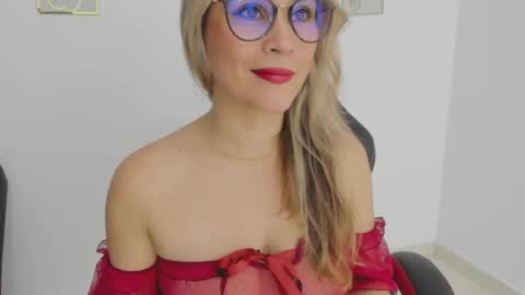 sugar_milff online show from 10/10/25, 02:16