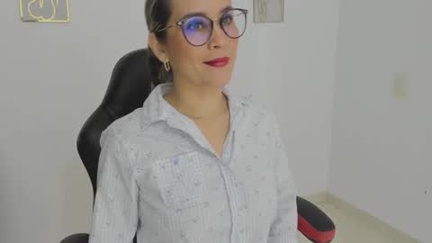 sugar_milff online show from 11/20/25, 01:33