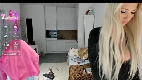 Kinga online show from 12/18/25, 04:29