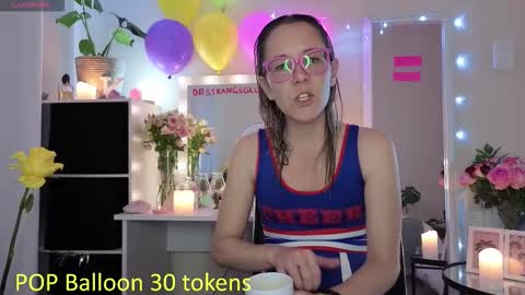 Snapshot of sugar_spice_all_things_nice chatting on 10/17/25, 12:08 Sugar 4pm-8pm CAT Mon-Fri online show from 10/17/25, 12:08