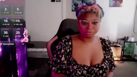 lexi love online show from 09/08/25, 09:25