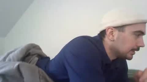 Snapshot of sugargay222 chatting on 06/16/26, 06:21 Sugar online show from 06/16/26, 06:21
