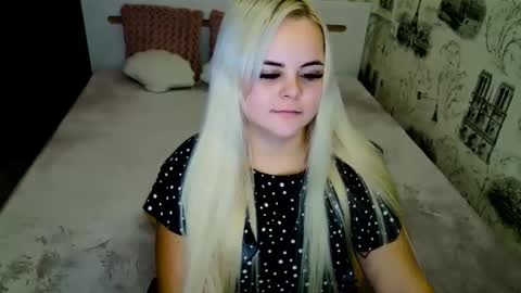 Snapshot of sugarkissx chatting on 10/31/25, 08:43 sugarkissx online show from 10/31/25, 08:43