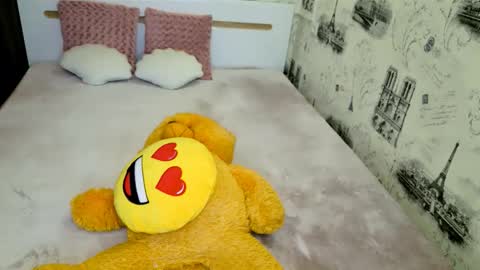 Snapshot of sugarkissx chatting on 11/01/25, 04:31 sugarkissx online show from 11/01/25, 04:31