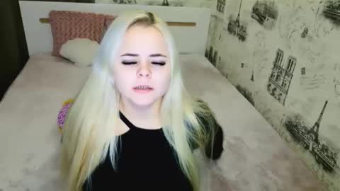 Snapshot of sugarkissx chatting on 11/15/25, 06:48 sugarkissx online show from 11/15/25, 06:48