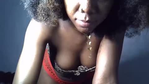 Snapshot of sugarluna001 chatting on 04/28/26, 07:19 sugarluna001 online show from 04/28/26, 07:19