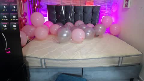 kira online show from 02/17/26, 04:42