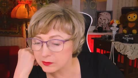 Vivien online show from 12/11/24, 09:19