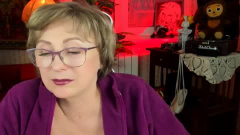 Vivien online show from 12/18/24, 12:07