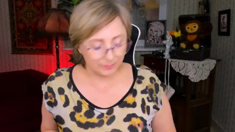 Vivien online show from 01/04/25, 06:09