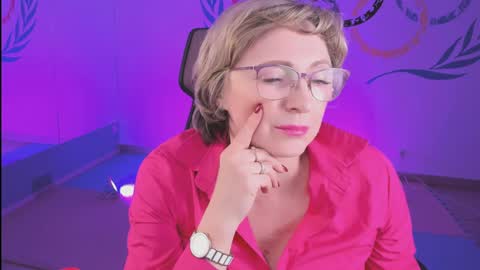 Vivien online show from 01/05/25, 07:17