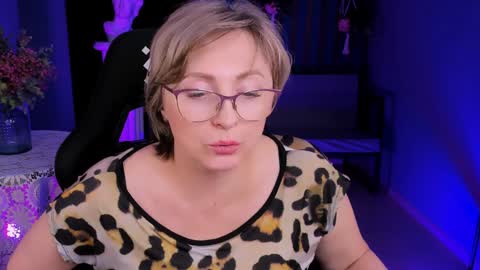 Vivien online show from 01/15/25, 06:08