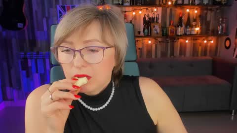 Vivien online show from 01/19/25, 04:36