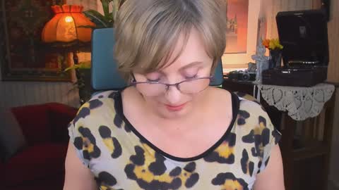 Vivien online show from 02/05/25, 06:15