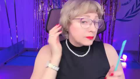 Vivien online show from 02/22/25, 09:01