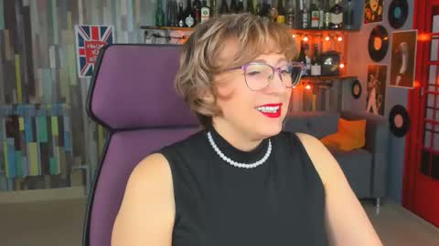 Vivien online show from 11/26/25, 01:34