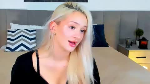 sugarwhisper online show from 10/08/25, 07:33