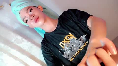 LoveSugar online show from 01/31/25, 03:20