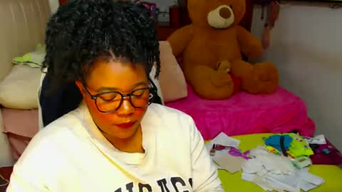 Snapshot of suggarbaby1 chatting on 12/10/24, 06:11 Cami   Back in 2 hours online show from 12/10/24, 06:11