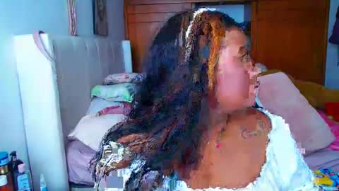 Snapshot of suggarbaby1 chatting on 02/23/25, 04:57 Cami   Back in 2 hours online show from 02/23/25, 04:57