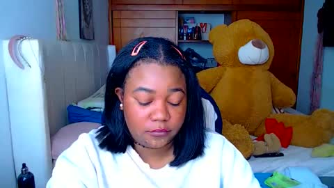 Snapshot of suggarbaby1 chatting on 09/21/25, 09:27 Cami   Back in 2 hours online show from 09/21/25, 09:27