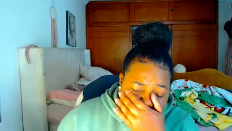 Snapshot of suggarbaby1 chatting on 10/09/25, 03:48 Cami   Back in 2 hours online show from 10/09/25, 03:48