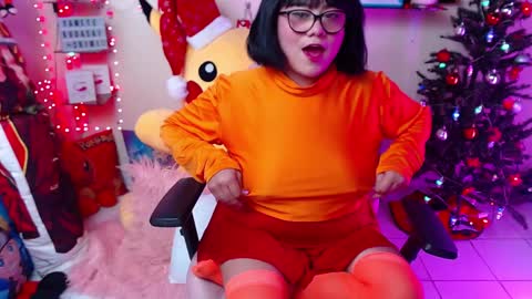 Snapshot of suimi_2 chatting on 12/07/24, 08:27 Suimi online show from 12/07/24, 08:27