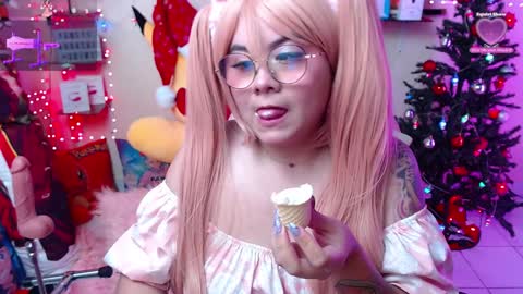 Snapshot of suimi_2 chatting on 12/20/24, 09:39 Suimi online show from 12/20/24, 09:39