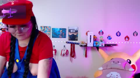 Snapshot of suimi_2 chatting on 01/12/25, 11:47 Suimi online show from 01/12/25, 11:47