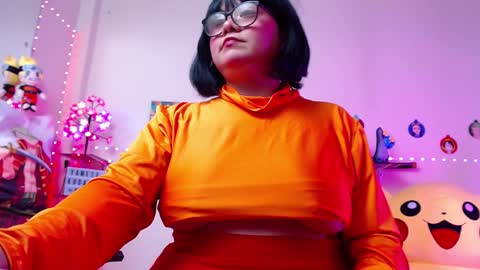 Snapshot of suimi_2 chatting on 01/25/25, 06:35 Suimi online show from 01/25/25, 06:35