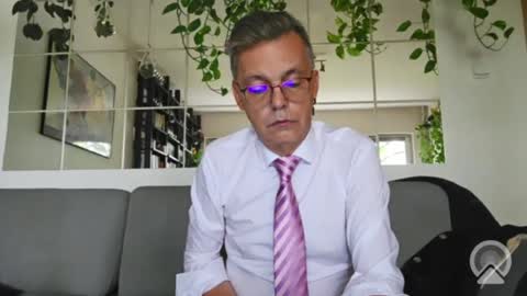 Snapshot of suit_elegant chatting on 07/13/26, 06:27 Suit tie horny online show from 07/13/26, 06:27
