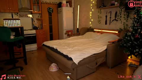 Snapshot of suk_ki chatting on 01/10/25, 01:10 Lika ginger Jessy blond online show from 01/10/25, 01:10