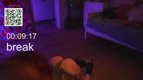 Snapshot of suk_ki chatting on 10/22/25, 04:35 Lika ginger Jessy blond online show from 10/22/25, 04:35