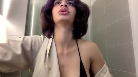 Snapshot of sukulaurens chatting on 09/27/25, 03:11 Suku Ren online show from 09/27/25, 03:11